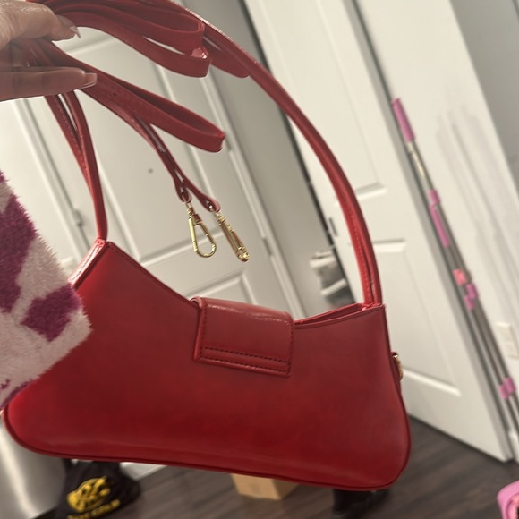 AMBROSIA BAGUETTE SHAPED SHOULDER BAG IN RED FAUX LEATHER - Picture 7 of 7